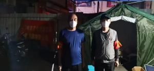 市文旅集團一線戰“疫”之：黨旗飄揚在門外，黨旗扎根在心里，53歲和35歲黨員成絕佳搭檔